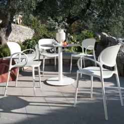 Abby Connubia® Fauteuil de jardin empilable en polypropylène recyclé><noscript><img width=