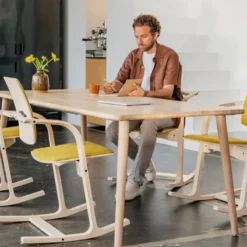 Varier Actulum ® Fauteuil de bureau ergonomique à bascule en tissu et bois><noscript><img width=