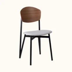 Carrier Artémis ® Chaise design française assise en synthétique, dossier bois et pieds en métal><noscript><img width=