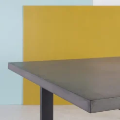 Neoh Eternelle Table industrielle française en béton ciré pieds traîneau><noscript><img width=