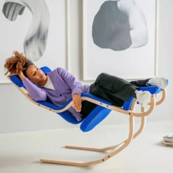 Varier Gravity ® Fauteuil de relaxation en tissu et bois><noscript><img width=