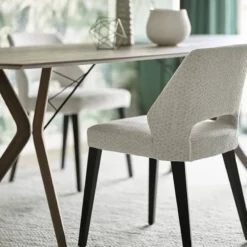 Mobitec Lena ® Chaise ajourée en tissu et pieds bois style moderne><noscript><img width=