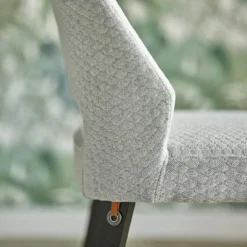 Mobitec Lena ® Chaise ajourée en tissu et pieds bois style moderne><noscript><img width=