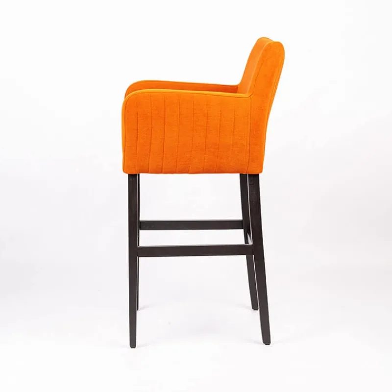 Sessio Moritz line Tabouret de bar en tissu avec accoudoirs dos matelassé et pieds en bois> Tabouret De Bar (assise +/- 80 Cm)