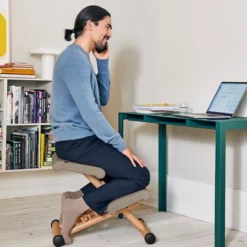 Varier Multi ® Siège de bureau ergonomique en tissu et bois><noscript><img width=