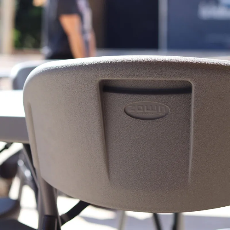 NormanChaise pliante en polyéthylène gris foncé> Chaise De Cuisine
