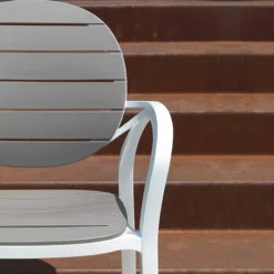 Palma Fauteuil en polypropylène coloris blanc et taupe><noscript><img width=
