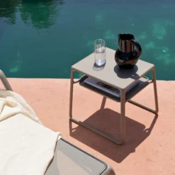 Pop Table basse de jardin carrée empilable en polypropylène><noscript><img width=