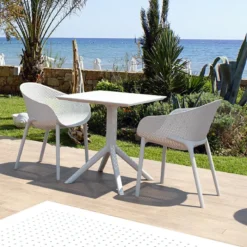 Sky Petite table de jardin carrée en résine> Table De Jardin