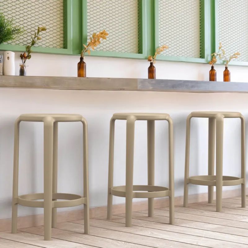 Tom Tabouret snack sans dossier en polypropylène> Tabouret Snack (assise +/- 65 Cm)|Tabouret De Bar (assise +/- 80 Cm)