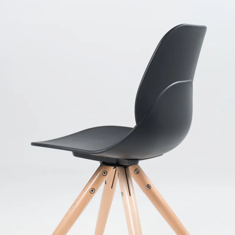 VictoireChaise design en polypropylène noir avec pieds en bois> Chaise De Cuisine|Chaise De Salle à Manger