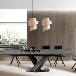 Ramiro Tarazona Victory Table design en céramique avec allonges pied central en V><noscript><img width=